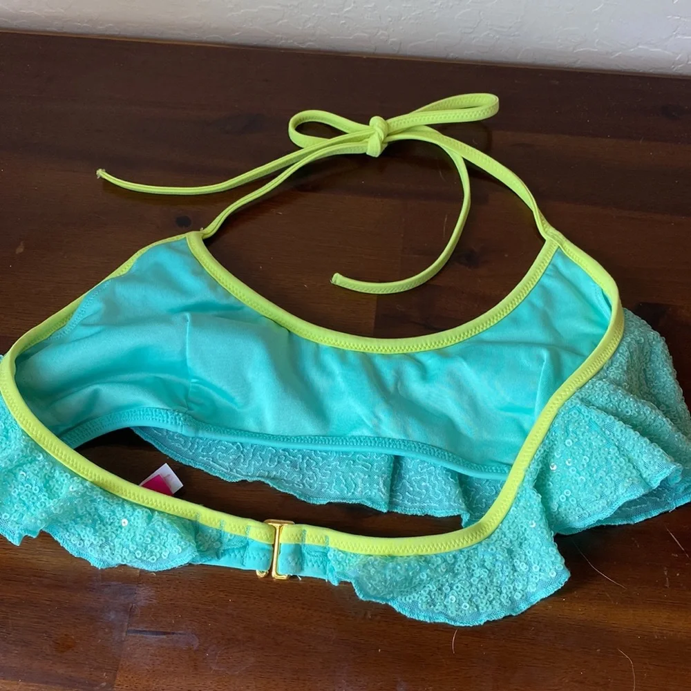 🔴5/$25🔴 Victorias Secret ruffled sequin bikini top